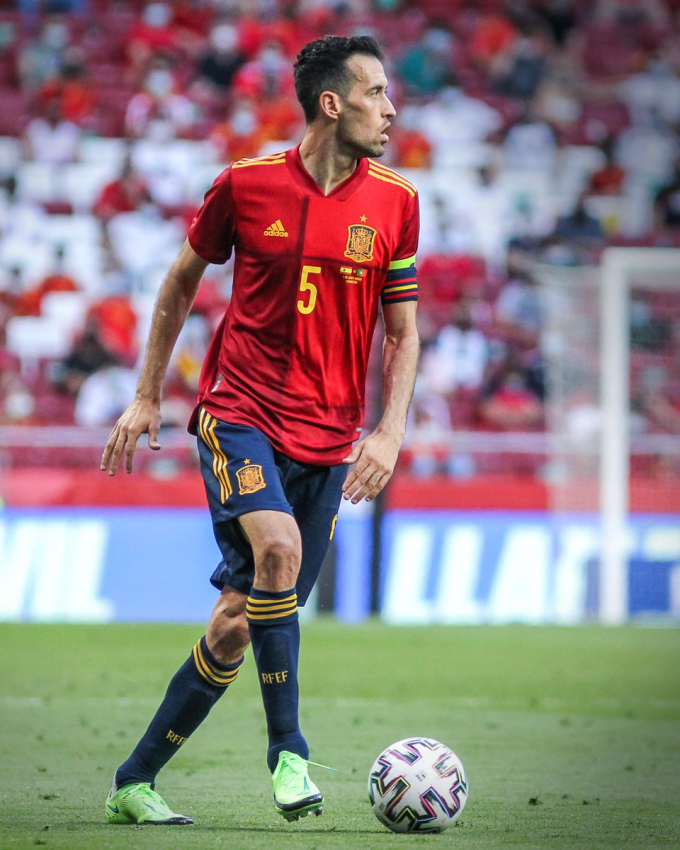 Cầu thủ Tây Ban Nha dương tính COVID-19 trước thềm EURO 2021