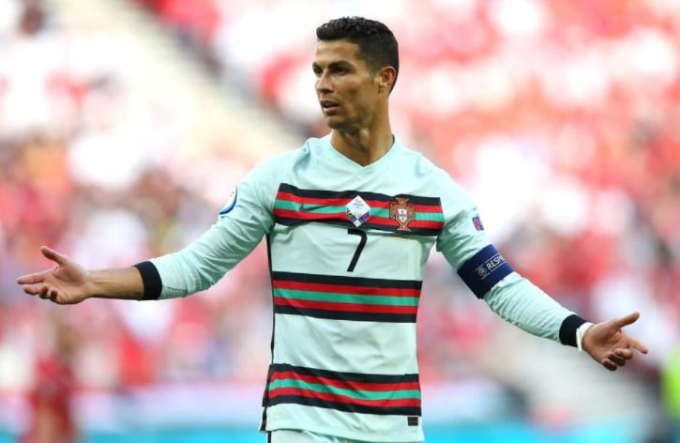 Tiền đạo Liverpool khiến Ronaldo ”nổi đóa” vì quá ích kỷ