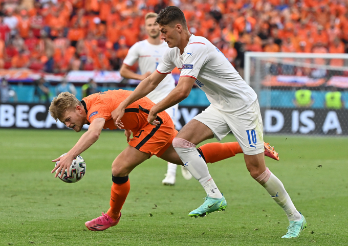 5 điểm nhấn Hà Lan 0-2 Cộng hòa Séc: De ligt dùng tay đánh bay cơn lốc