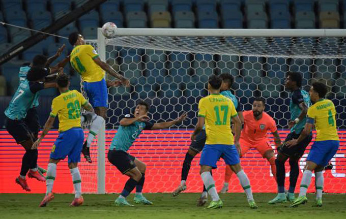 Hòa Ecuador, Brazil ngắt mạch 10 trận toàn thắng