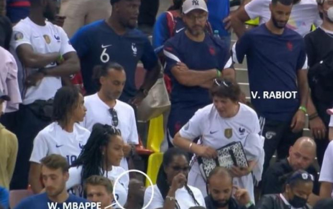 Bóng đá Pháp hỗn loạn sau khi bị loại khỏi EURO 2021