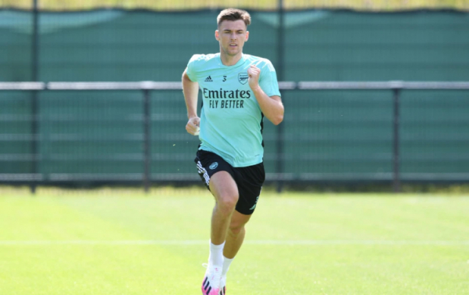 Tierney tự rút ngắn ngày phép để trở lại tập luyện tại Arsenal