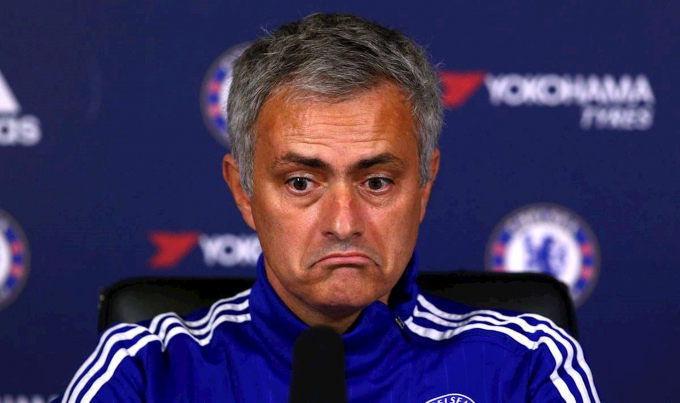 ”Jose Mourinho biến Chelsea trở nên k̳i̳n̳h̳ ̳k̳h̳ủ̳n̳g̳”