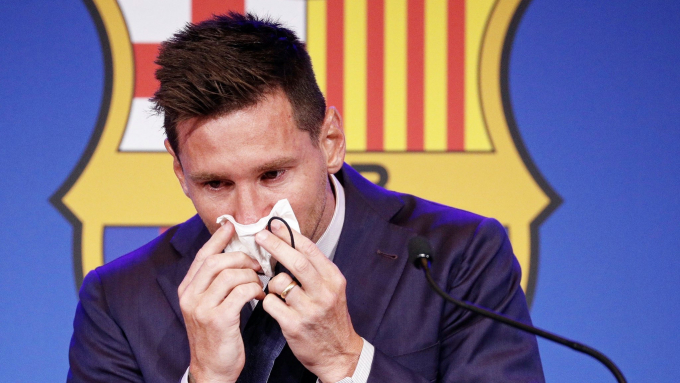 Messi tới PSG kiểm tra y tế ngay sau họp báo chia tay Barca