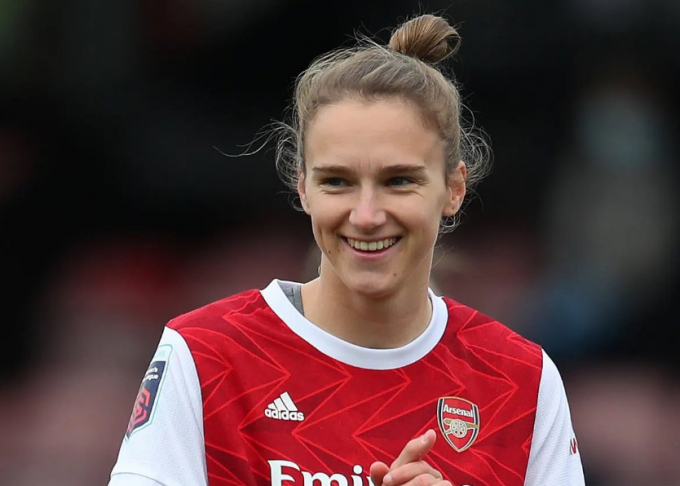 CĐV Arsenal kêu gọi ”nữ sát thủ” Vivianne Miedema ”giải cứu” cho đội nam