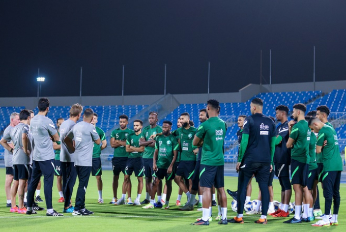 Đội trưởng Saudi Arabia bất ngờ nghỉ tập trước trận gặp Việt Nam