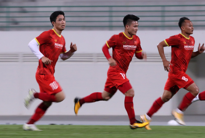Trung Quốc lo sợ một cầu thủ ĐT Việt Nam, không phải Quang Hải
