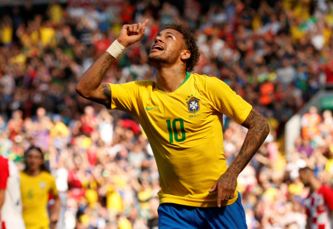 Neymar toả sáng trong ngày Messi xô đổ kỷ lục của Pele