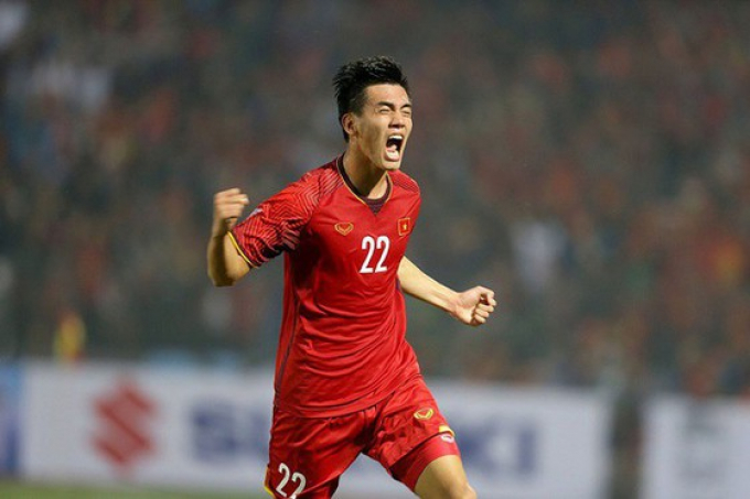 AFC chọn một cầu thủ Việt Nam sẽ ghi bàn vào lưới Trung Quốc
