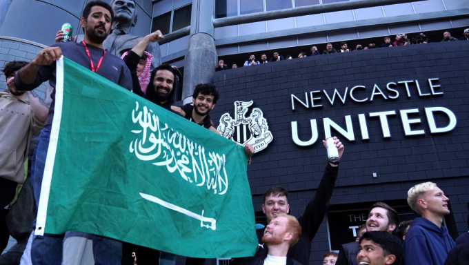 Newcastle United chính thức về tay giới chủ siêu giàu ở Saudi Arabia