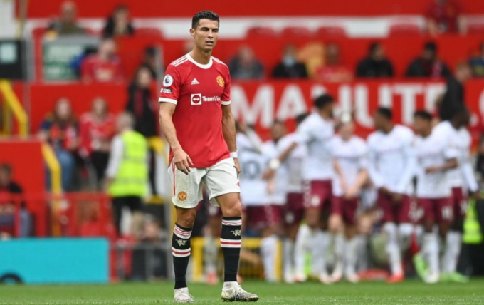 Ronaldo không chấp nhận <b>Man United nằm ngoài top 3 Ngoại hạng Anh</b>