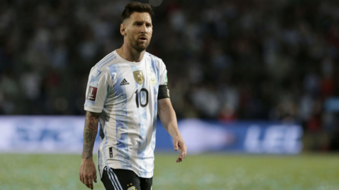 Messi bị gạch tên khỏi danh sách tập trung Argentina đá vòng loại World Cup