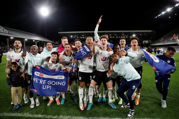 Fulham chính thức trở lại Ngoại hạng Anh cùng số tiền thưởng khổng lồ