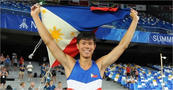 Vẻ nam thần của VĐV cầm cờ cho Phlippines ở khai mạc SEA Games 31