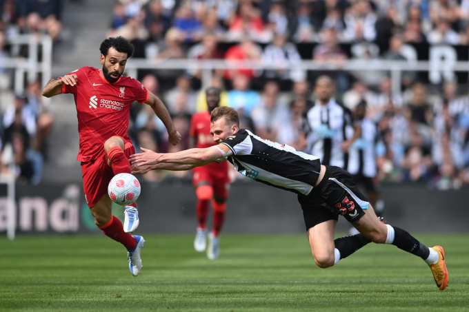 Kết quả Liverpool vs Newcastle: Bàn thắng tranh cãi, tạm thời chiếm ngôi đầu