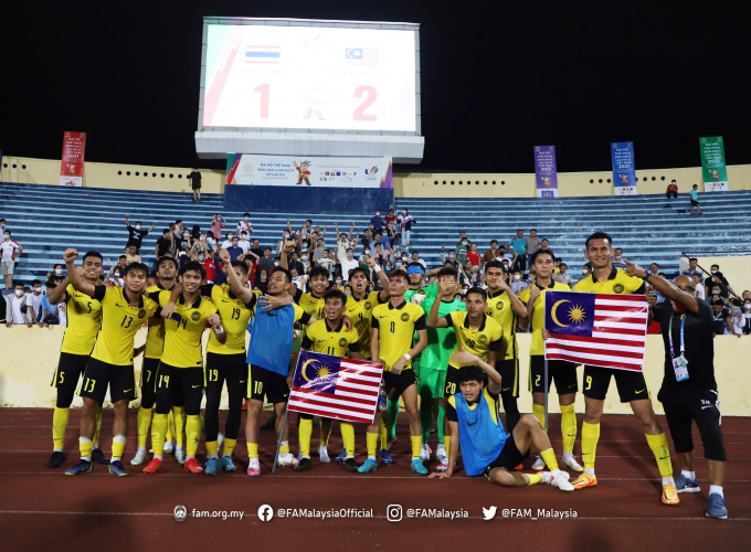 Hậu vệ U23 Malaysia nhập viện sau pha xấu chơi của cầu thủ U23 Thái Lan