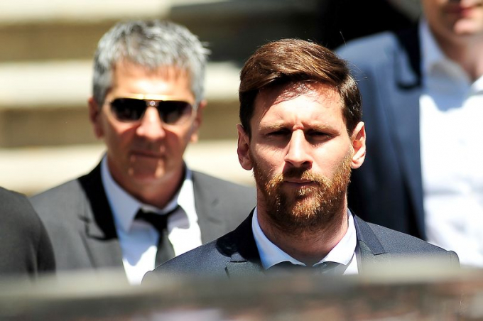 Chỉ một câu nói, ’phụ thân’ Lionel Messi khiến NHM Barca mừng như bắt được vàng
