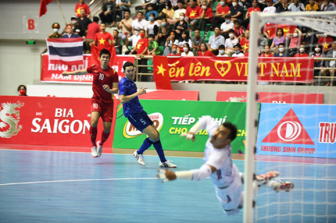 Thất bại trước Thái Lan, Futsal Việt Nam ngậm ngùi nhận HCĐ SEA Games 31