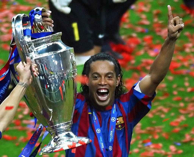 Rio Ferdinand: Sự nghiệp bóng đá của Gareth Bale vượt lên trên cả Ronaldinho