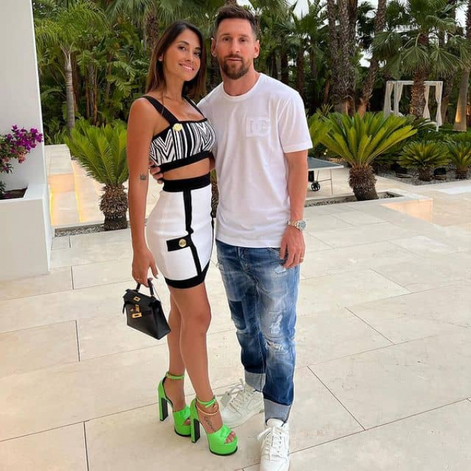 Vợ Messi chúc mừng sinh nhật chồng cực lãng mạn, fan được dịp ăn ’cẩu lương’