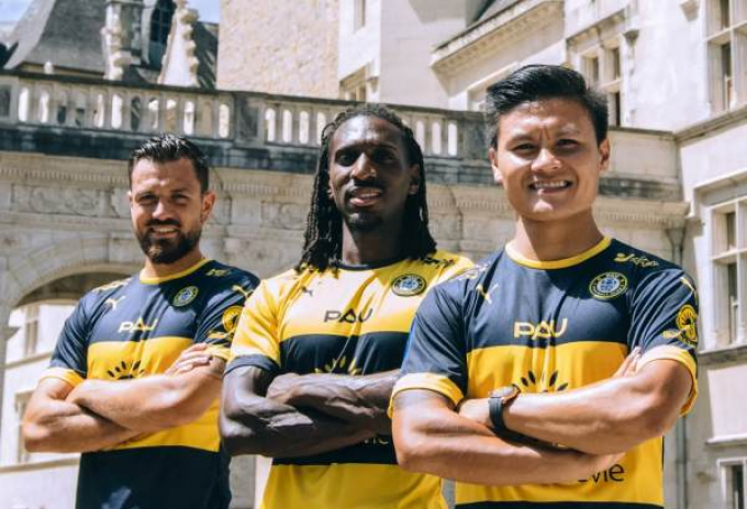 Quang Hải nổi bật quá chất trong video ra mắt áo đấu mới của Pau FC