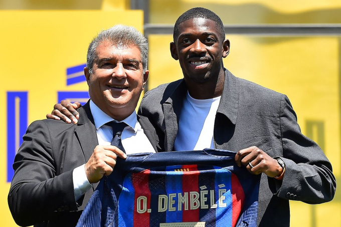Vừa gia hạn hợp đồng, Barca đã tính đến chuyện bán Dembele