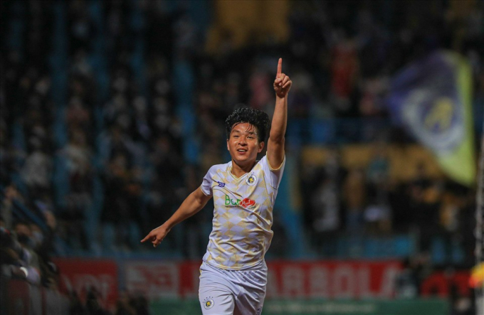 Hà Nội FC gia hạn thành công với trò cưng HLV Chu Đình Nghiêm