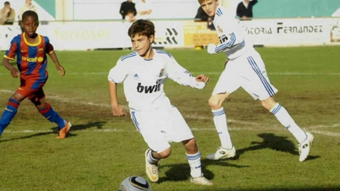 Julian Alvarez từng suýt gia nhập Real Madrid nhưng bị FIFA ngăn cản