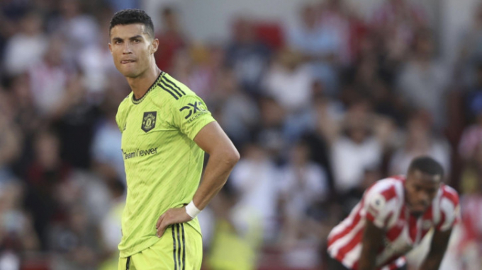 Ronaldo tỏ thái độ đáng chê trách, MU có ngay phán quyết