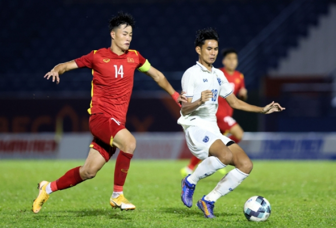 Bóng đá trẻ Thái Lan lép vế so với Việt Nam, HLV Polking nói thẳng 2 nguyên do