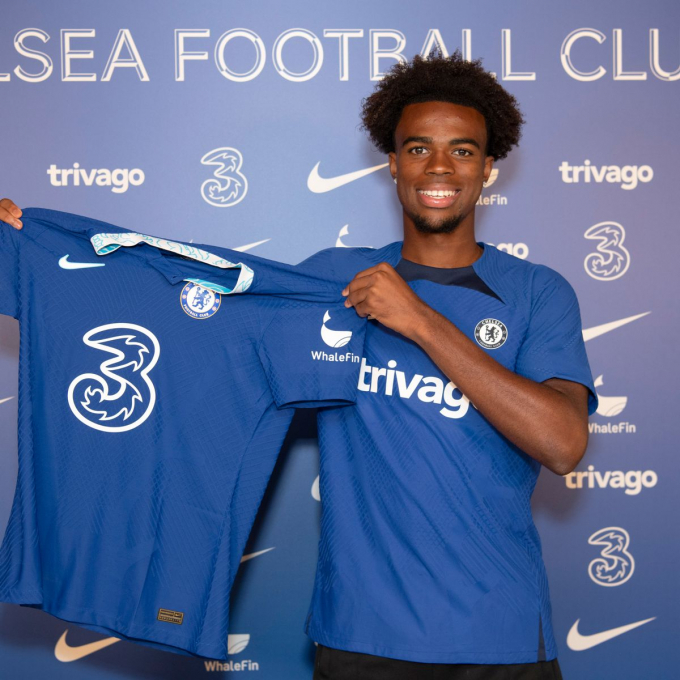 Chelsea chính thức đón bản hợp đồng thứ 6, tạm quên nỗi lo vắng Ngolo Kante