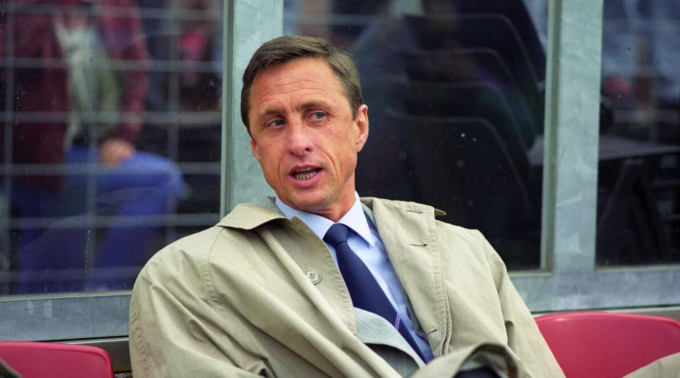 ’Johan Cruyff mà sống lại thì sẽ rất xấu hổ về Barcelona lúc này’