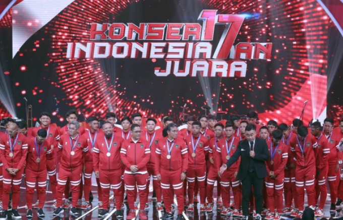 U16 Indonesia ăn mừng siêu hoành tráng, Chủ tịch LĐBĐ quẩy cực sung