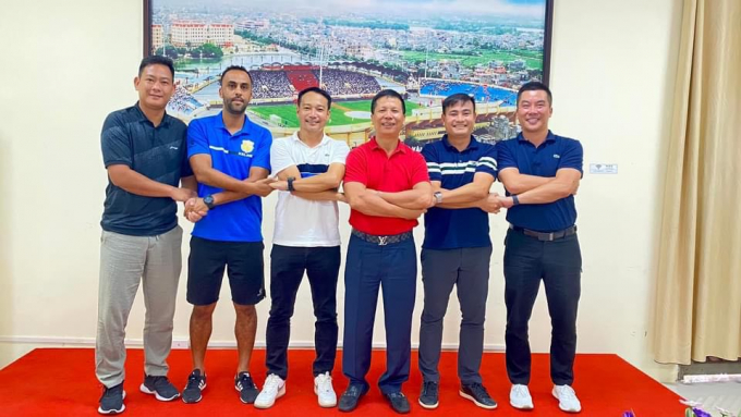 Nam Định đổi ‘thầy phong thủy’ để đua trụ hạng V-League 2022