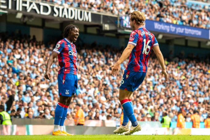Haaland ghi hat-trick giúp Man City lội ngược dòng trước Crystal Palace