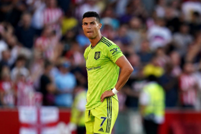 Sporting mua Ronaldo, HLV trưởng đe dọa điều khó tin