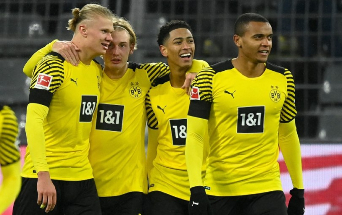 Man City công bố tân binh 17 triệu euro từ Borussia Dortmund