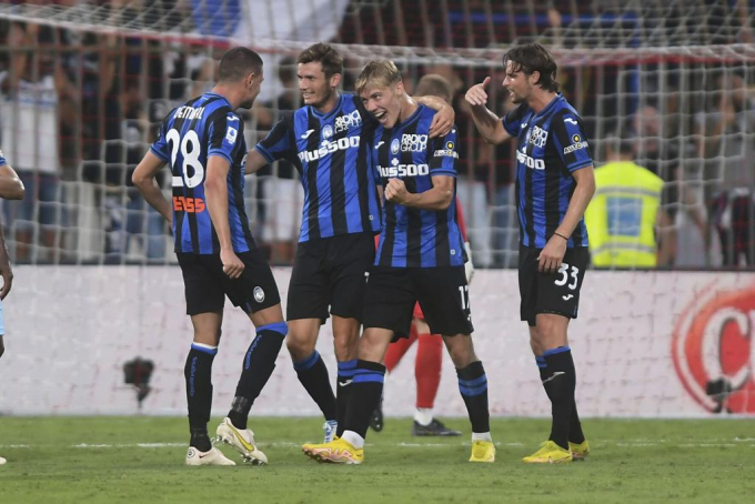Thắng nhẹ nhàng Monza, Atalanta đòi lại ngôi đầu Serie A