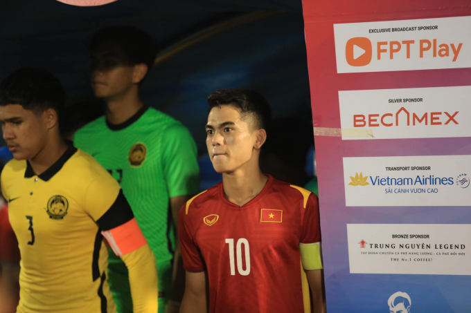 Tuyển thủ U20 Việt Nam vội về nước gặp HLV Park để kịp ’điểm danh’