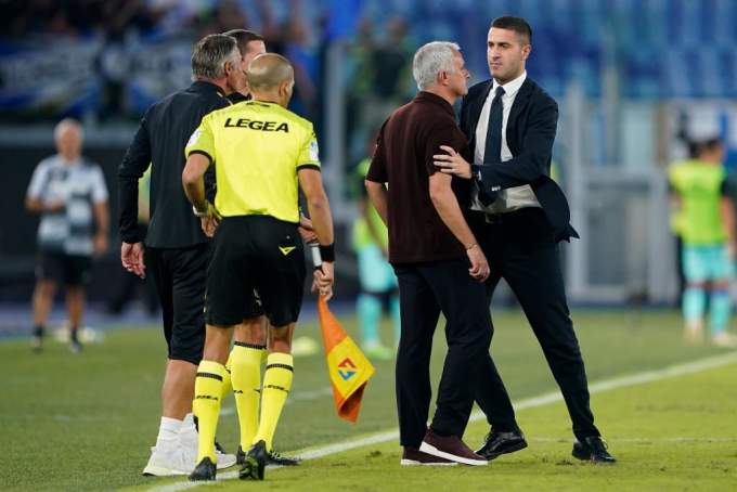 Tổng hợp tâm điểm vòng 7: Jose Mourinho nhận thẻ đỏ; Napoli độc chiếm ngôi đầu bảng