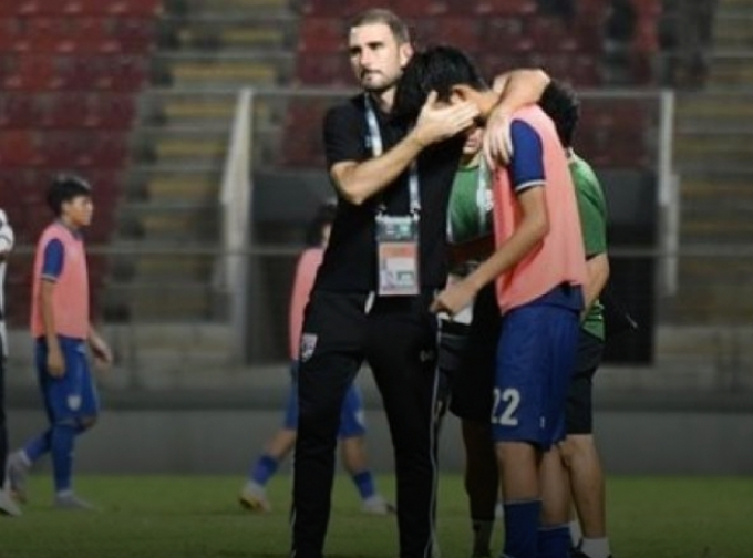 Báo Indonesia: Bóng đá Việt Nam và Thái Lan đang bị nghiệp quật