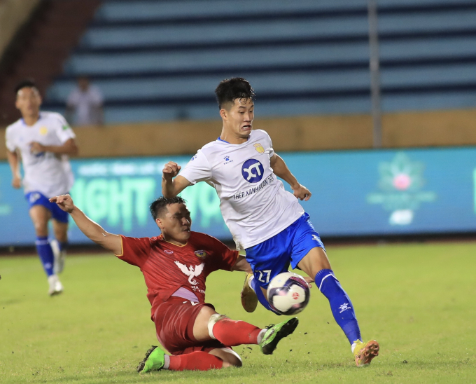 Vòng 17 V-League 2022: Nam Định ‘thoát hiểm’