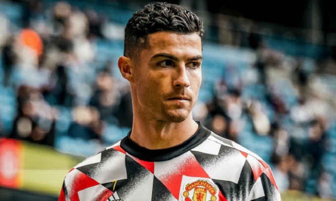 Erik Ten Hag: ’Ronaldo hạnh phúc ở MU’