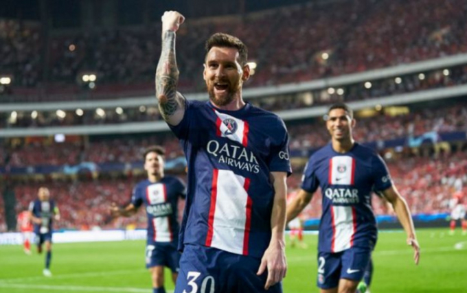 Lập siêu phẩm cháy lưới Benfica, Messi được UEFA vinh danh