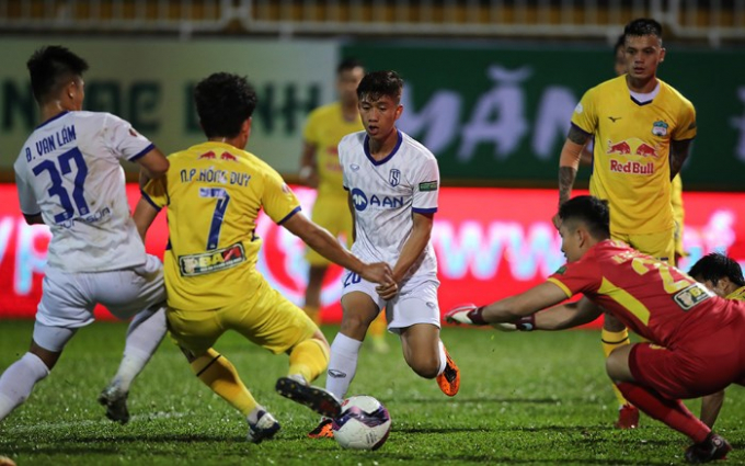 Vòng 19 V-League 2022: Nghiệt ngã Pleiku; Văn Hậu ‘mở tài khoản’