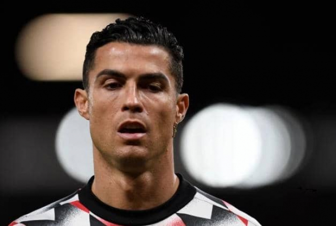 Man United chính thức đưa ra án phạt nặng dành cho Cristiano Ronaldo