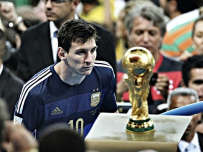 World Cup đến gần, Lewandowski dùng 1 từ mô tả Messi trong đội hình Argentina