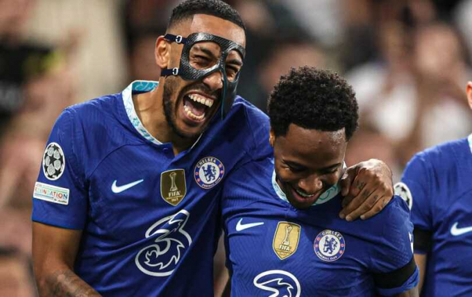 Aubameyang và Sterling bị cựu tiền đạo Chelsea chê bai sau trận hoà Man United