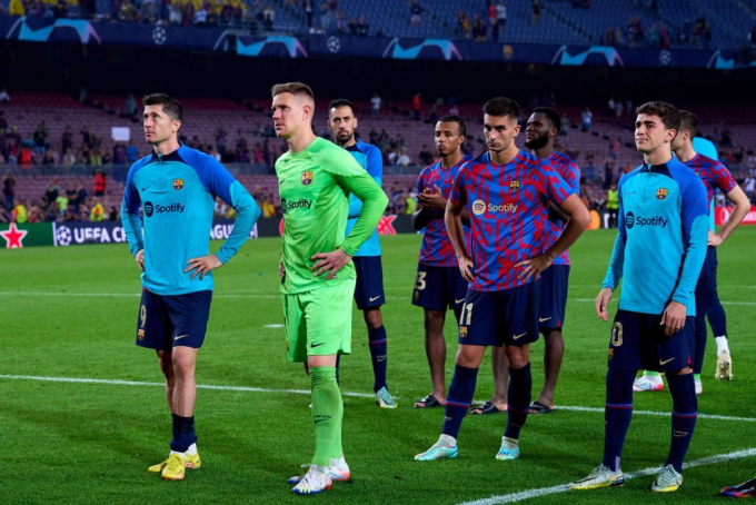 Lewandowski không hài lòng với thành tích bết bát của Barcelona