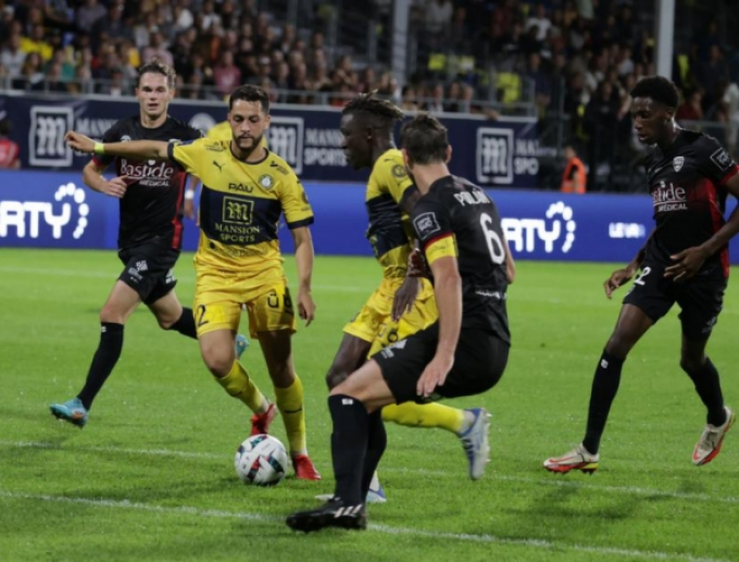 Truyền thông Pháp đặt cửa Pau FC sẽ đánh bại đội bóng hạng 4 Ligue 2